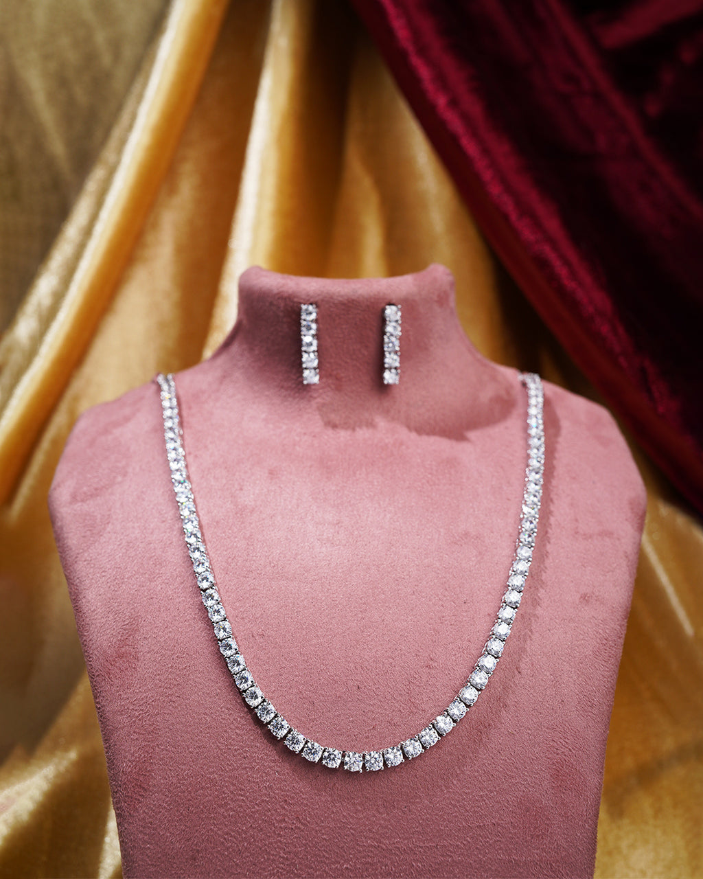 Nirantara Glow Raaga Diamond Set