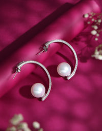 Saanjh Pearl Halo Raaga Earrings - Silver