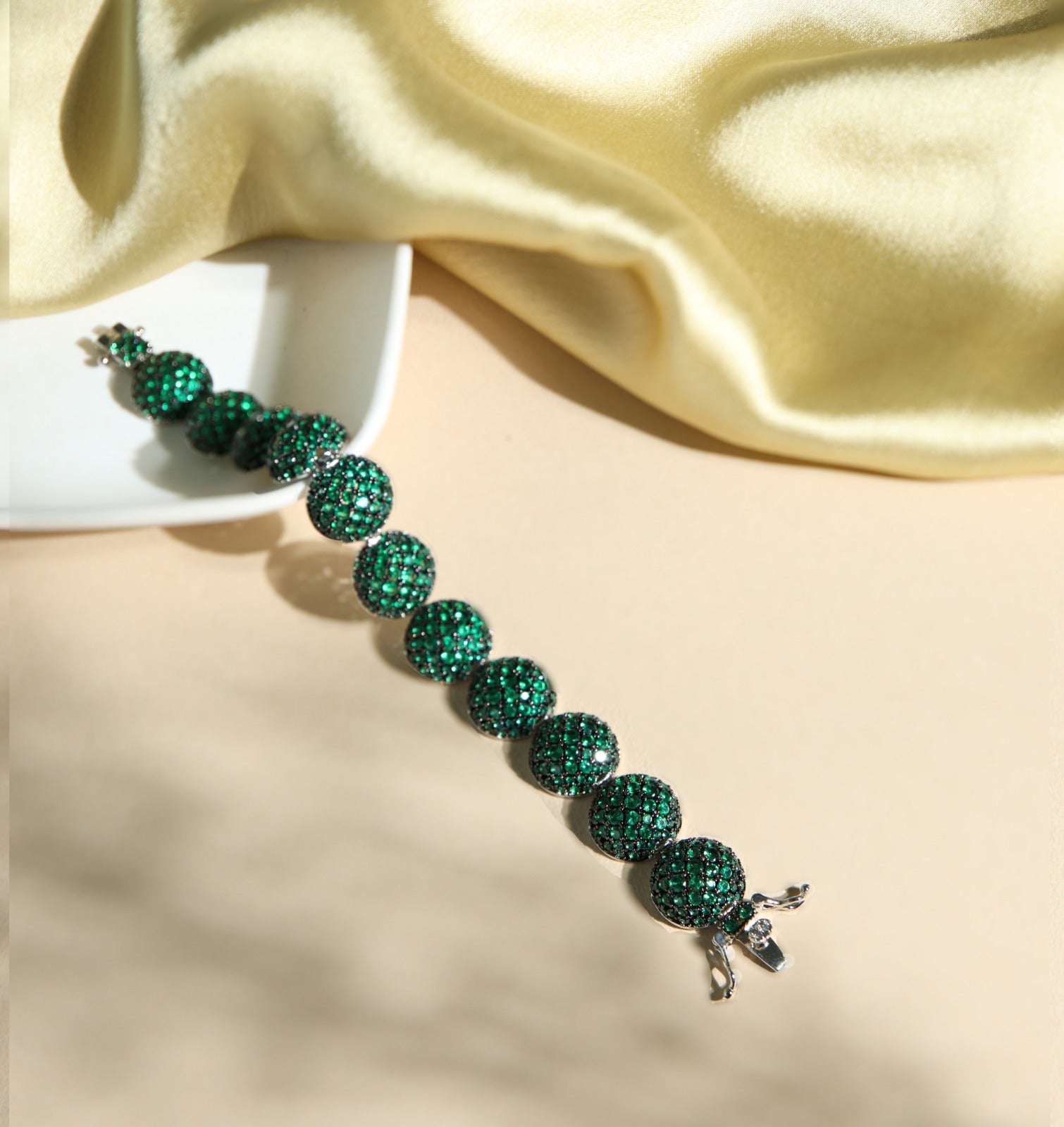Anuraaga Emerald Raaga Bracelet